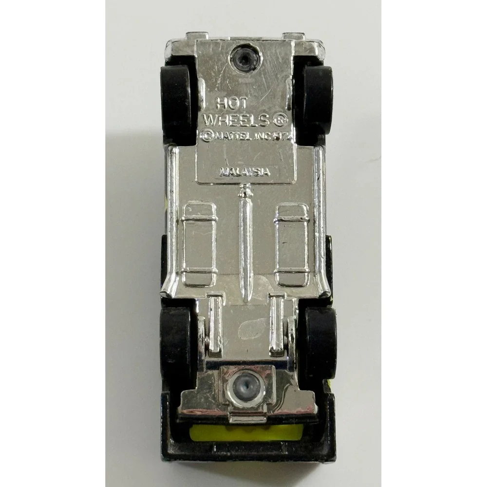 Hot Wheels Biohazard Removal Truck Kids 1:64 Black Emergency Unit 3 1974 Base